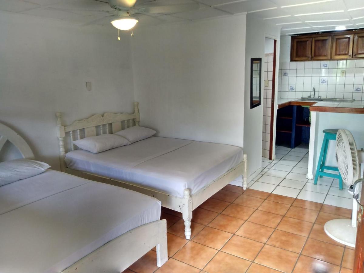 Buena Nota Hostel Jacó Екстериор снимка