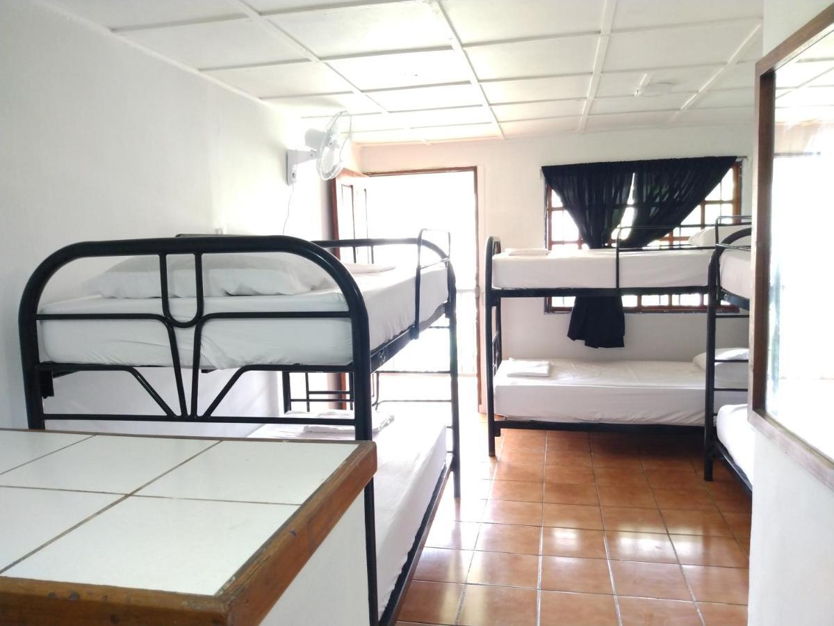 Buena Nota Hostel Jacó Екстериор снимка