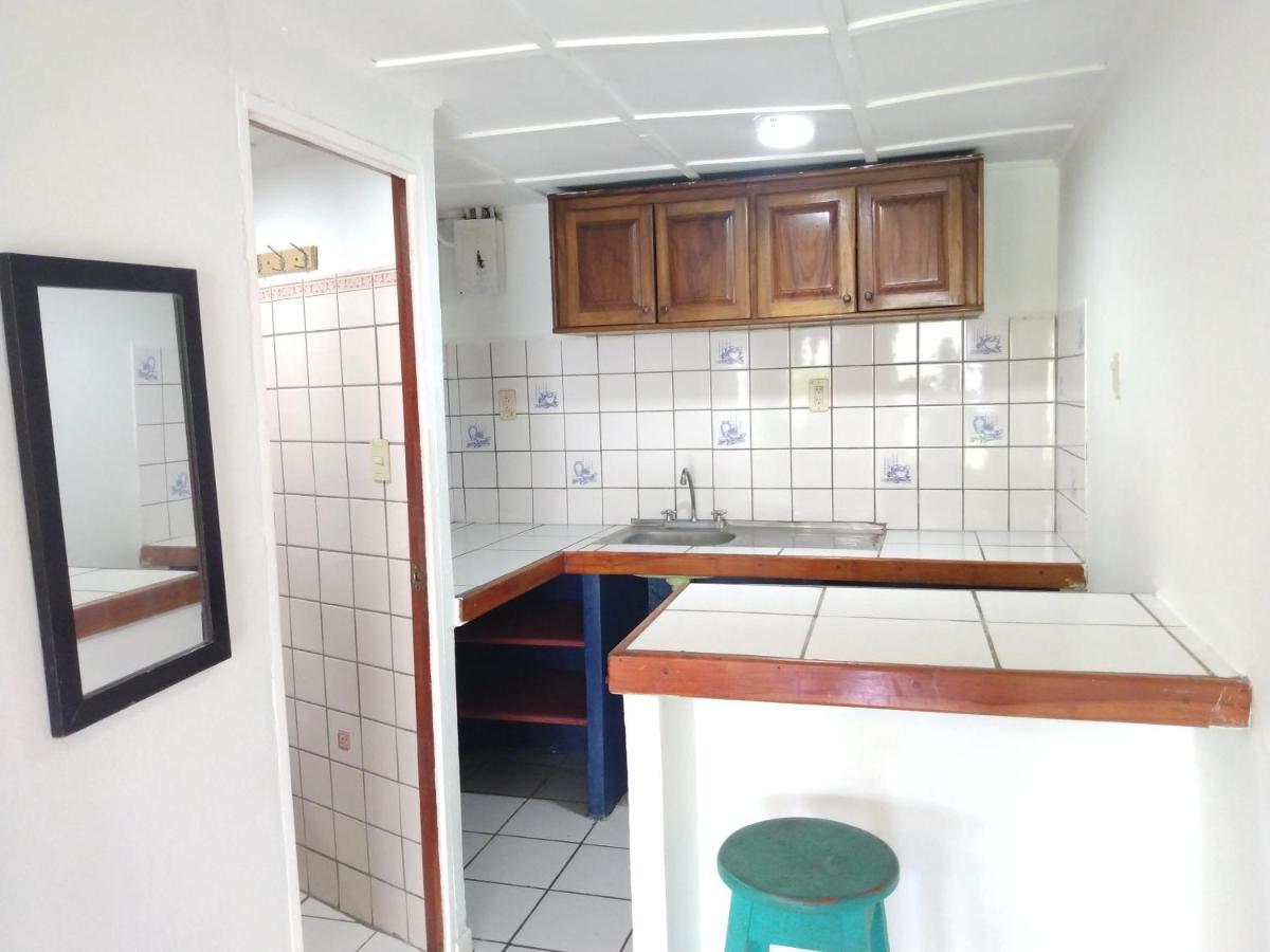 Buena Nota Hostel Jacó Екстериор снимка