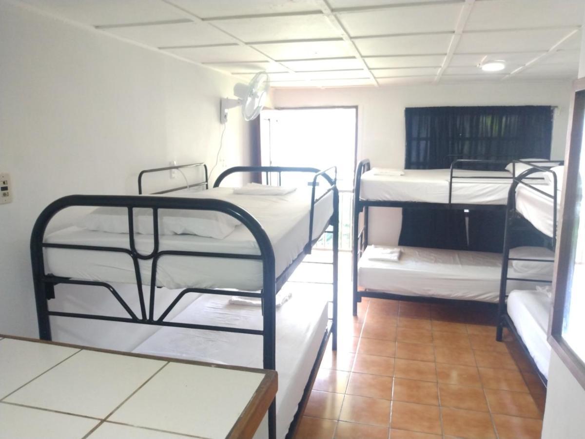 Buena Nota Hostel Jacó Екстериор снимка