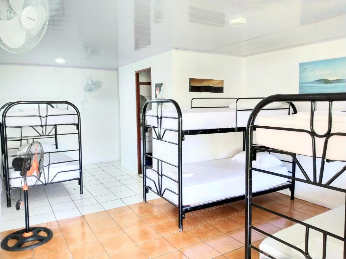 Buena Nota Hostel Jacó Екстериор снимка